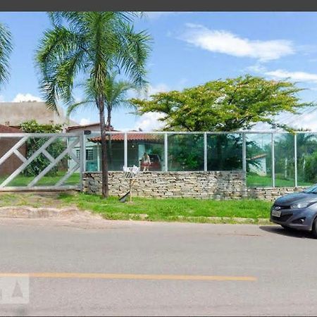 Caso com piscina, há 900 metros do Iguatemi shopping Brasília Exterior foto